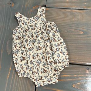 Rylee and Cru girls bubble.